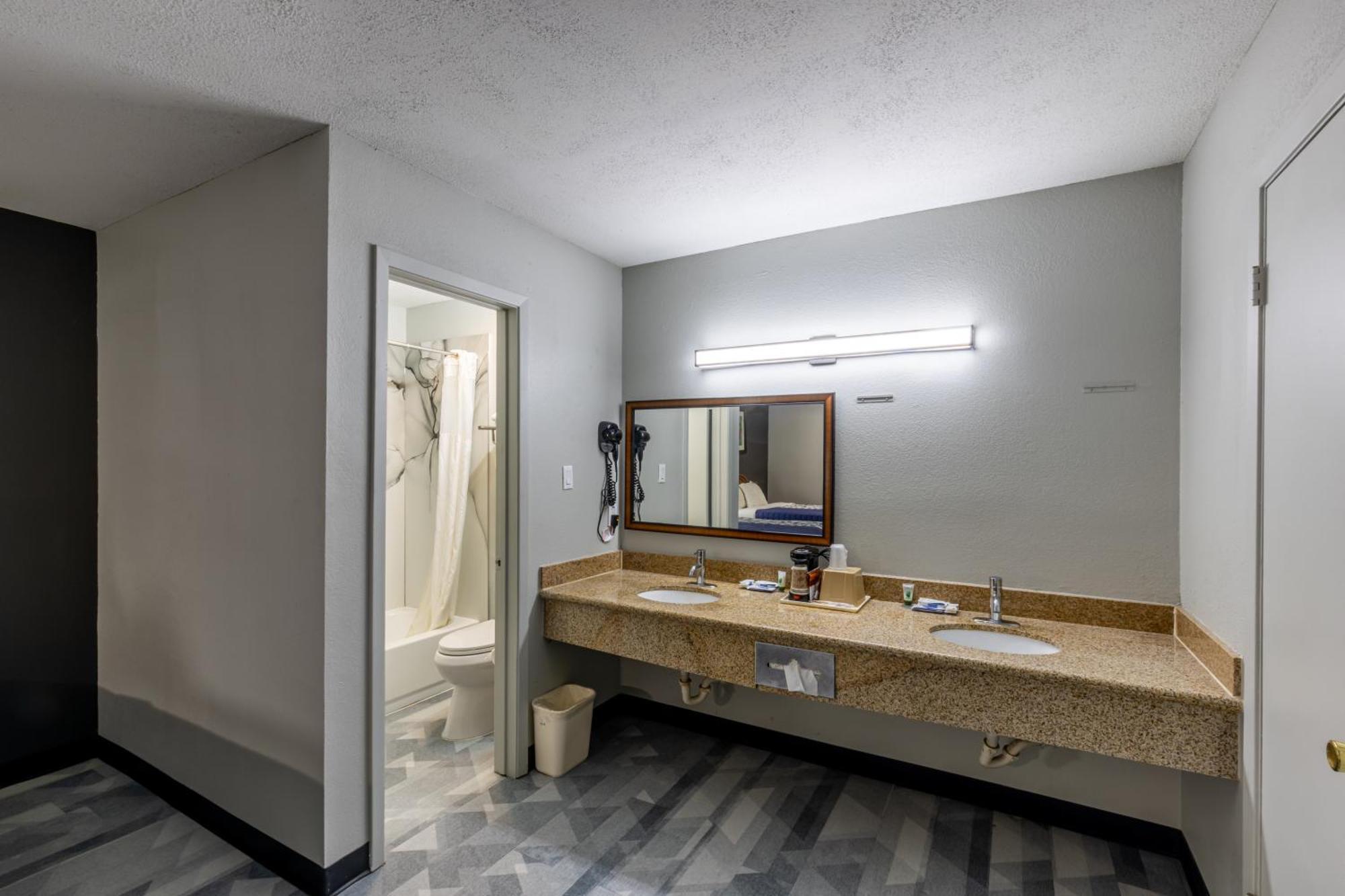 Freer Executive Inn And Studios Extérieur photo