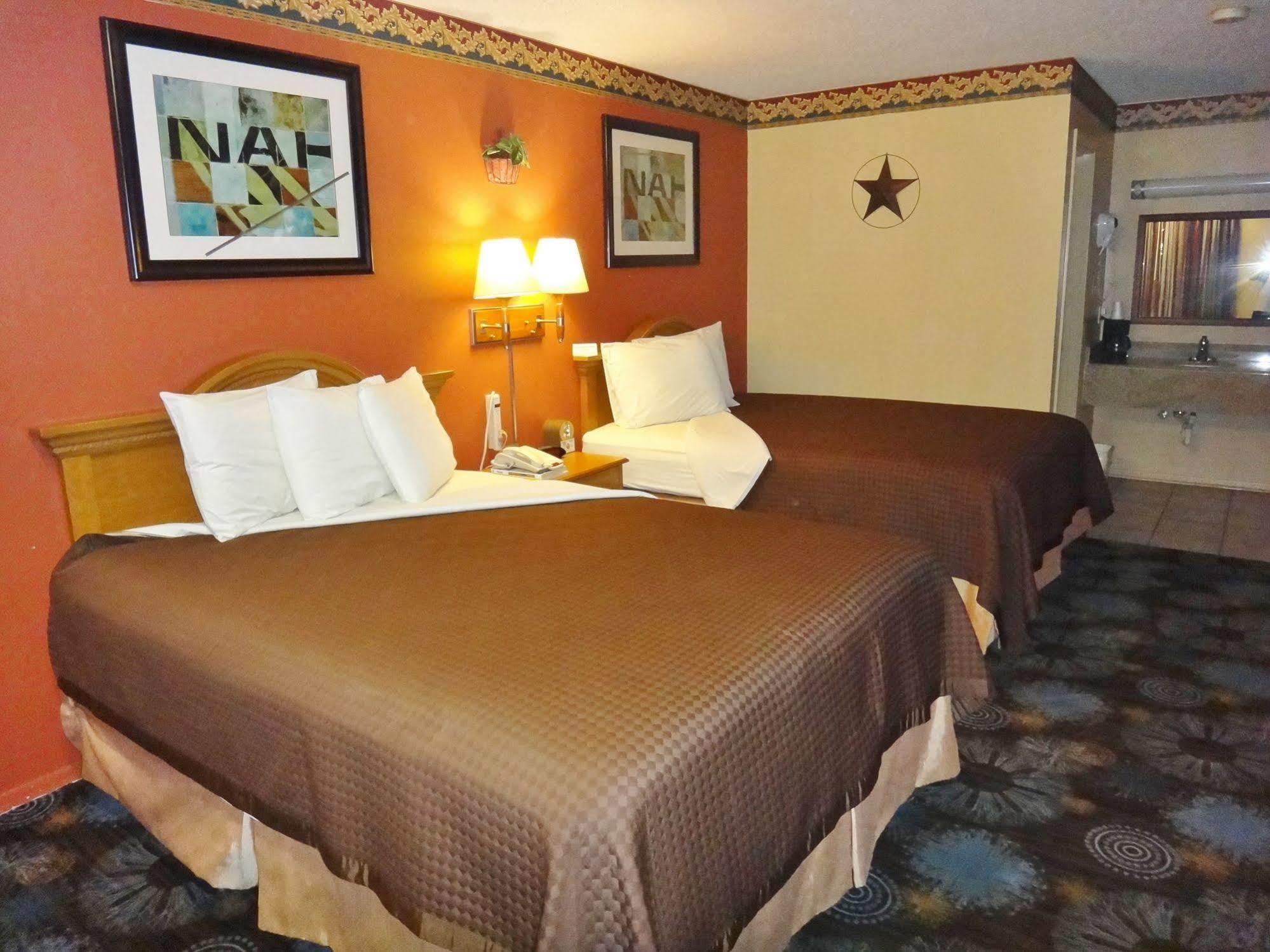 Freer Executive Inn And Studios Extérieur photo